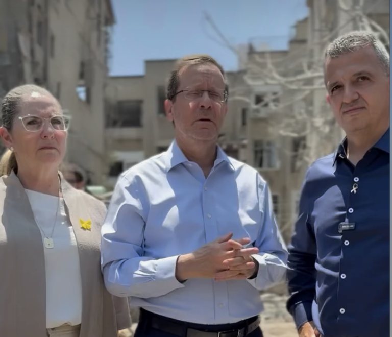 צילום מעמוד הפייסבוק של הנשיא בוז׳י הרצוג