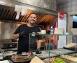 השקה של ערב מרענן - אוכל רחוב של השף ברק כהן המכונה פּרוֹנקוֹ וגם פיתה מעורבים ובירה
